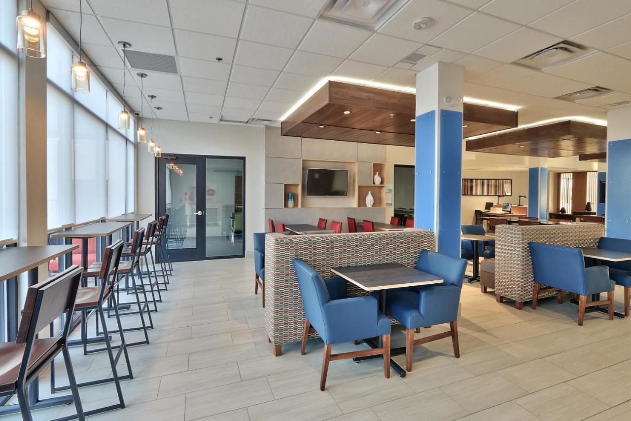 Holiday Inn Express & Suites - Albuquerque East By Ihg Exterior photo