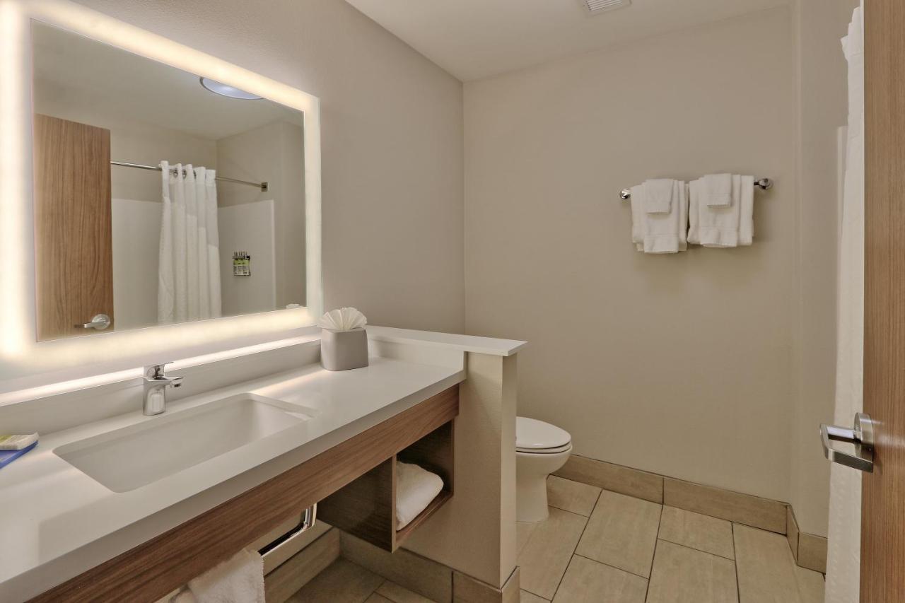 Holiday Inn Express & Suites - Albuquerque East By Ihg Exterior photo