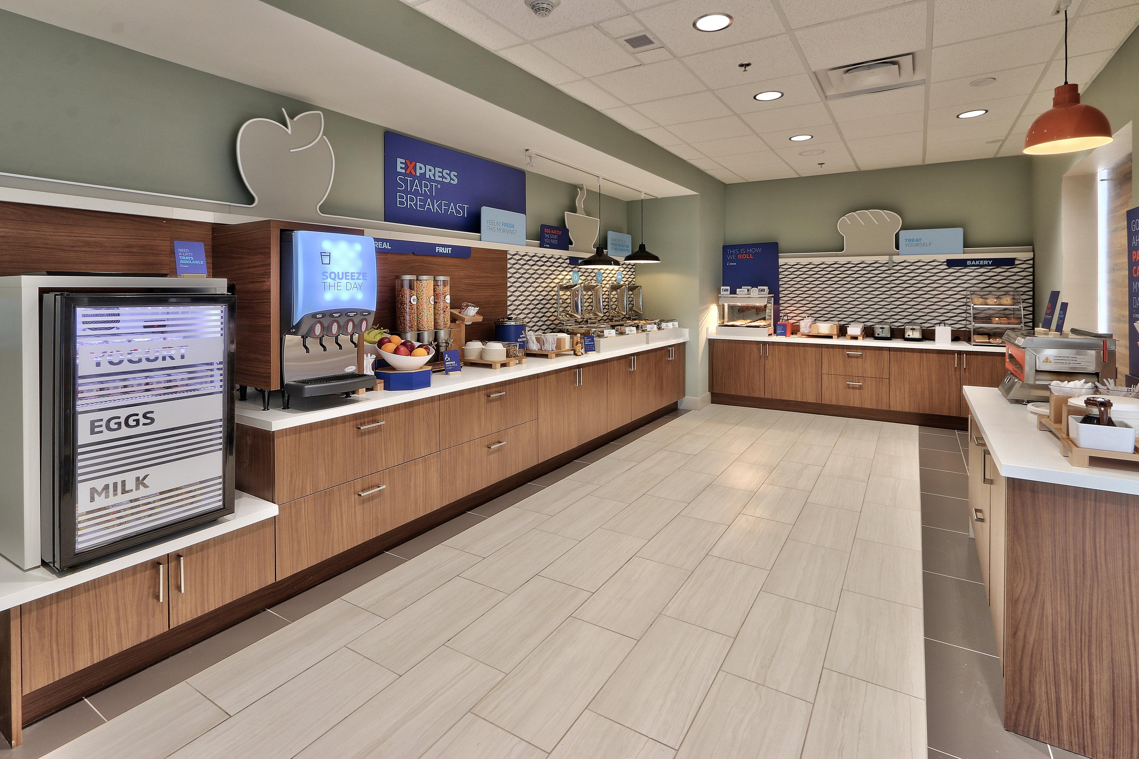 Holiday Inn Express & Suites - Albuquerque East By Ihg Exterior photo