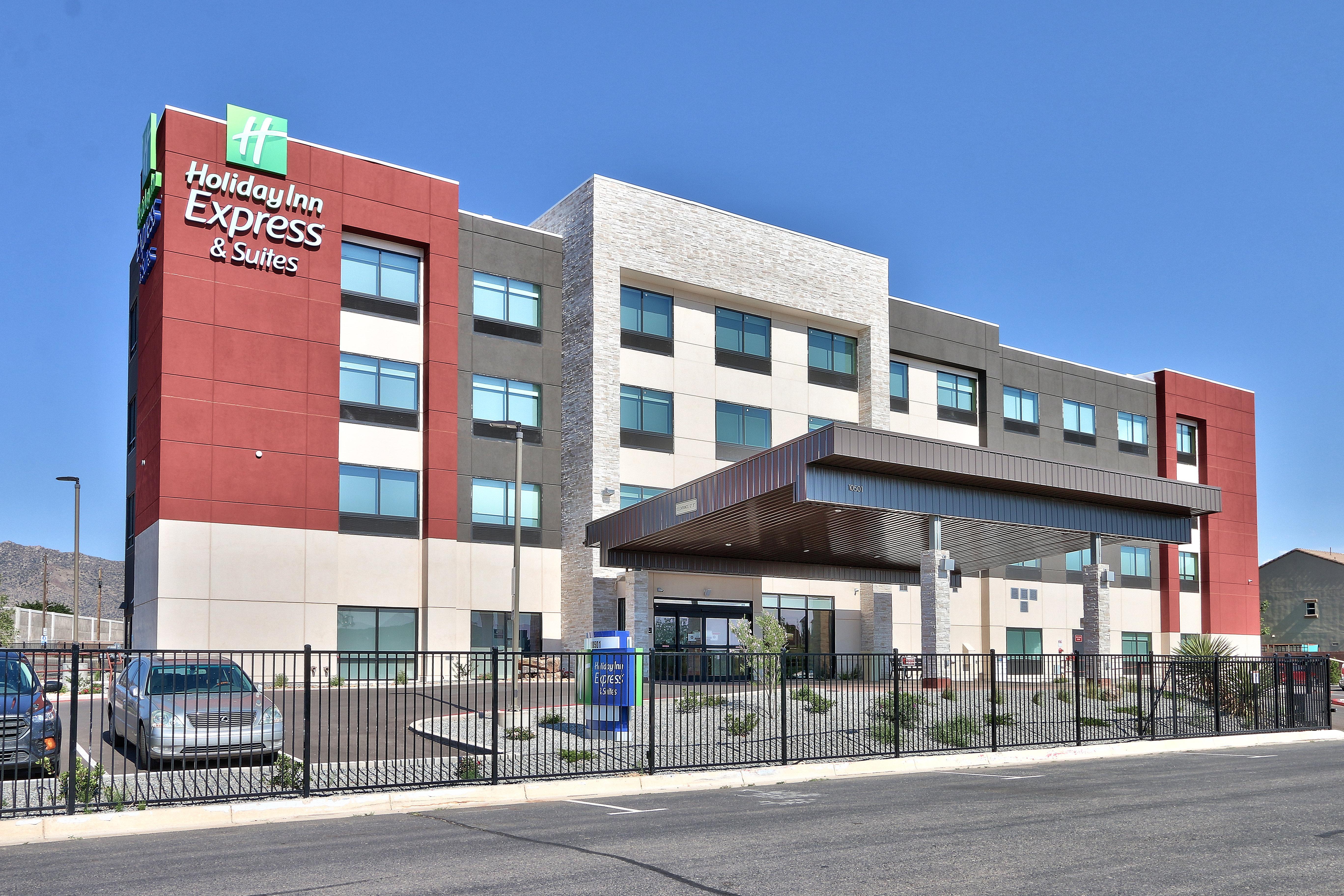 Holiday Inn Express & Suites - Albuquerque East By Ihg Exterior photo