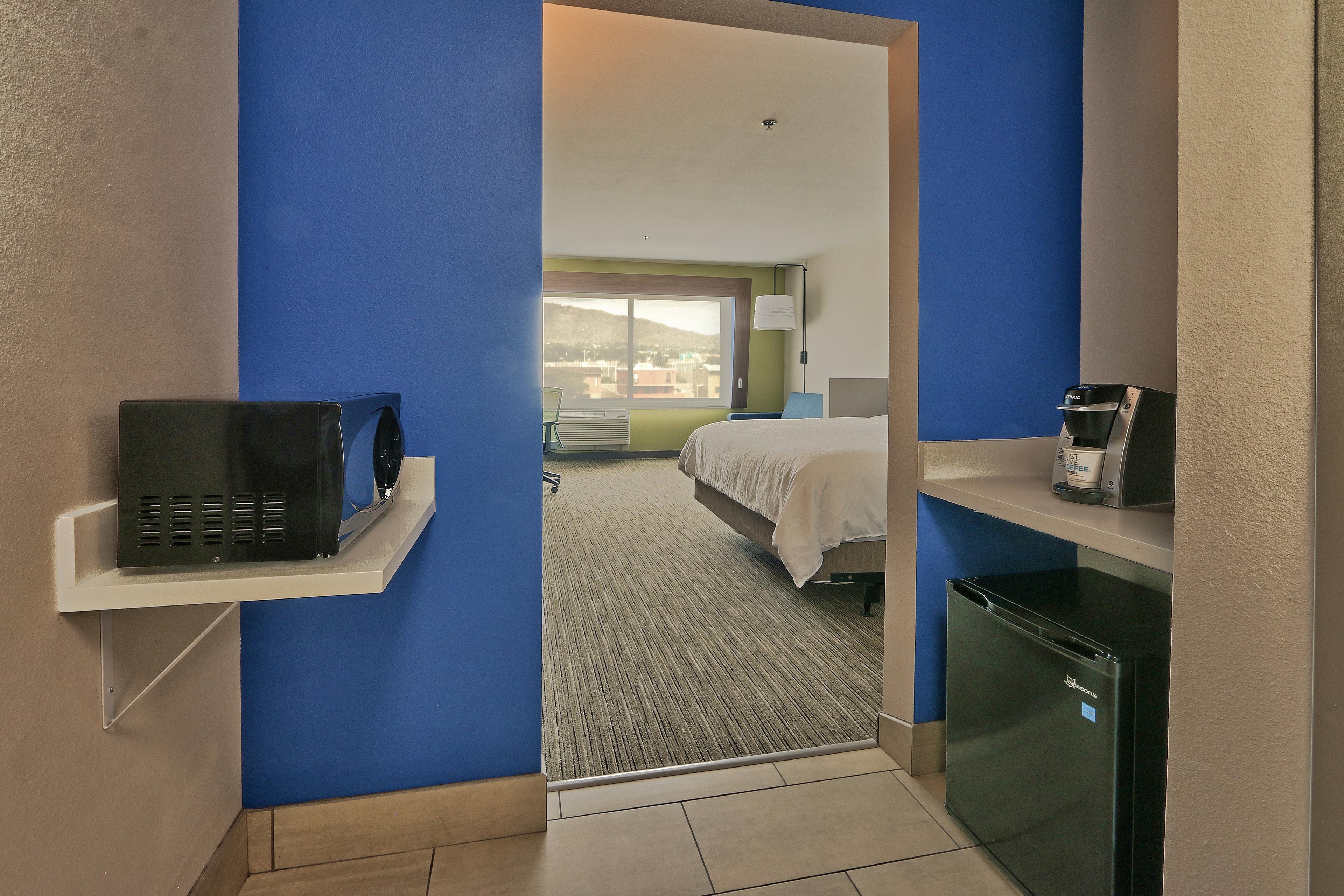 Holiday Inn Express & Suites - Albuquerque East By Ihg Exterior photo
